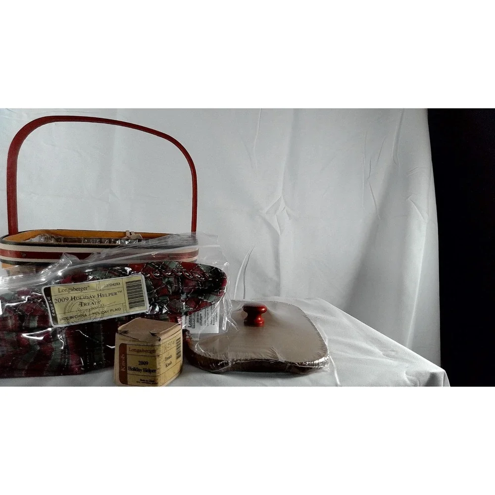 Longaberger 2009 Holiday Helper Basket Set - B, L, P & Lid‎ w/ extra knob - NEW
